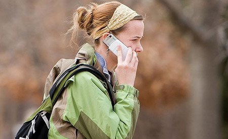 Telefonla konuşurken dikkat!
