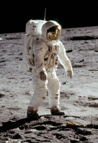 Ünlü İngiliz bilim adamı Arthur C Clarke öldü