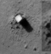Mars'ta gizemli dikilitaş ve komplo teorileri