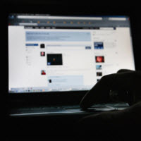 Facebook'ta ırkçılığa hapis cezası