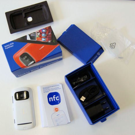 Megapiksel canavarı Nokia