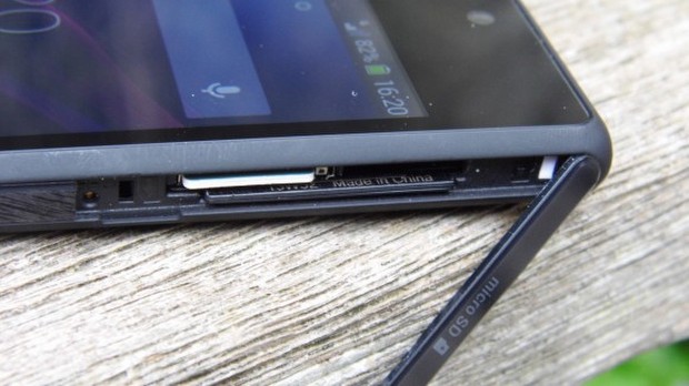 Sony Xperia M2 detaylı testte!
