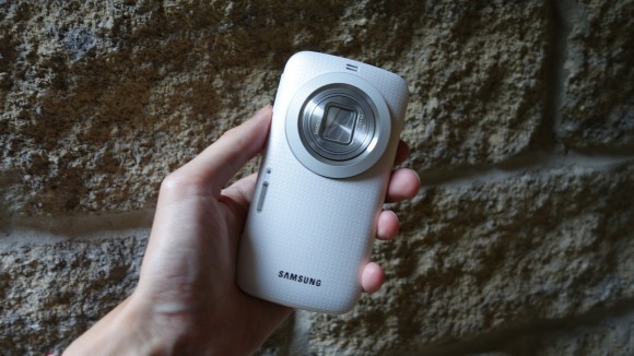 Samsung Galaxy K Zoom detaylı testte!