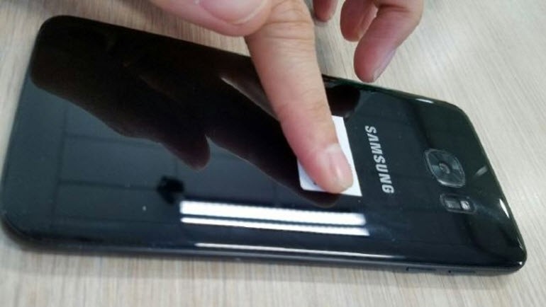 Parlak Siyah Galaxy S7 Edge Sızdı!
