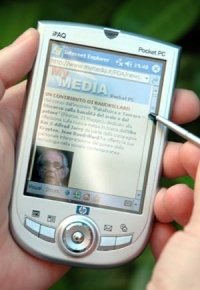 Windows Mobile Tek Başına Yetmez