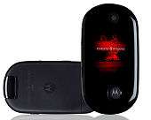 <strong>MOTO U9:</strong> Cep telefonu ve müzik çalar bir arada.