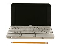 Asus Eee PC 900 ile mini laptop pazarını yeniden alevlendirmek istiyor.