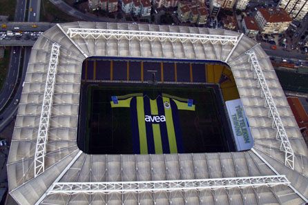 Avea'nın hediyesi: Dev Fenerbahçe forması