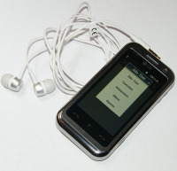 Nokia 5800 XpressMusic: İyi ama pek görsel omayan bir medya oynatıcısına sahip.