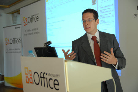 Outlook 2010 ile tekrarın önüne geçiliyor