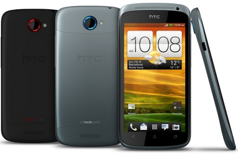 HTC One X (yukarıda)