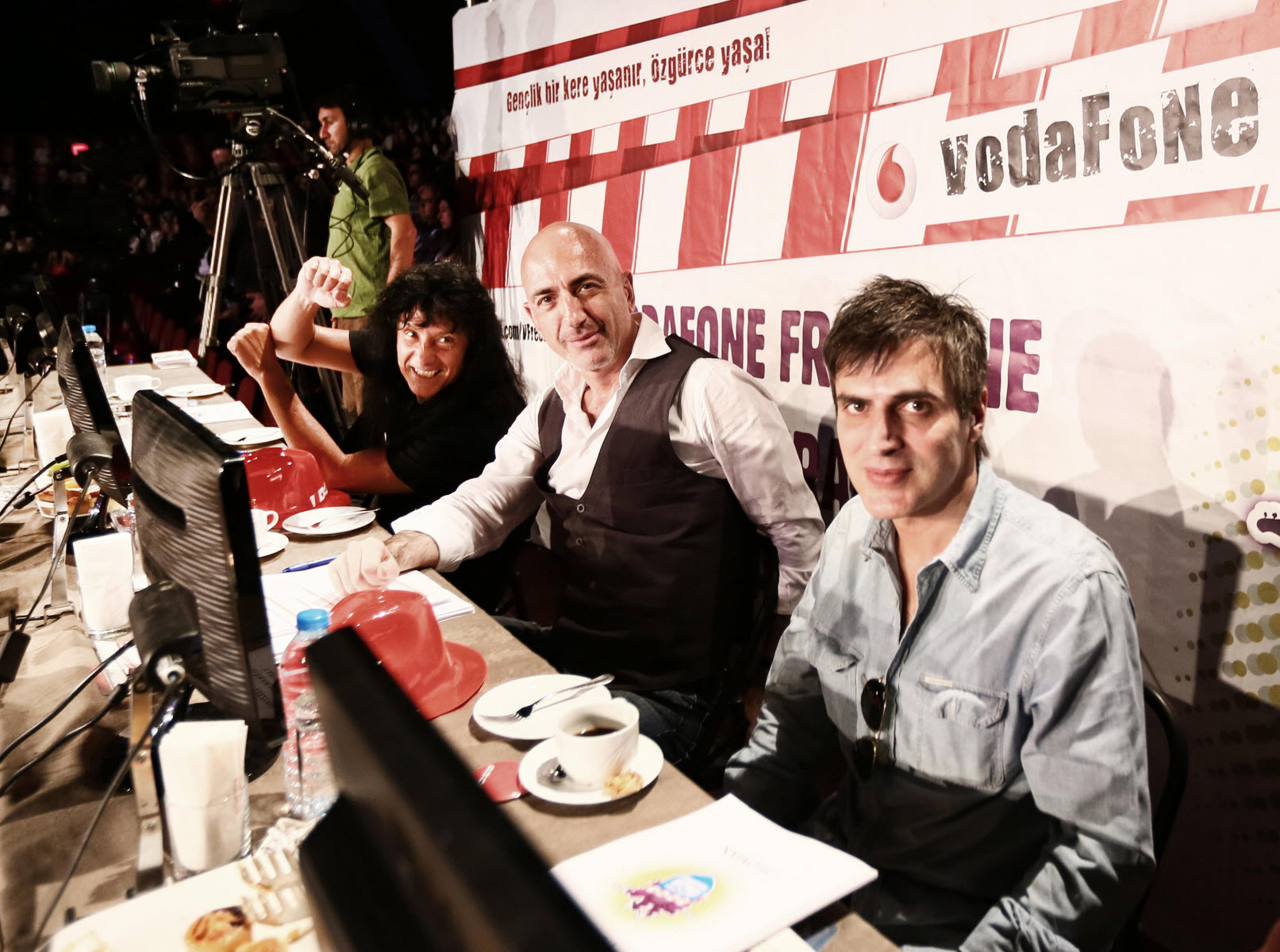 Emre Aydın'dan büyük finale yakışan konser!