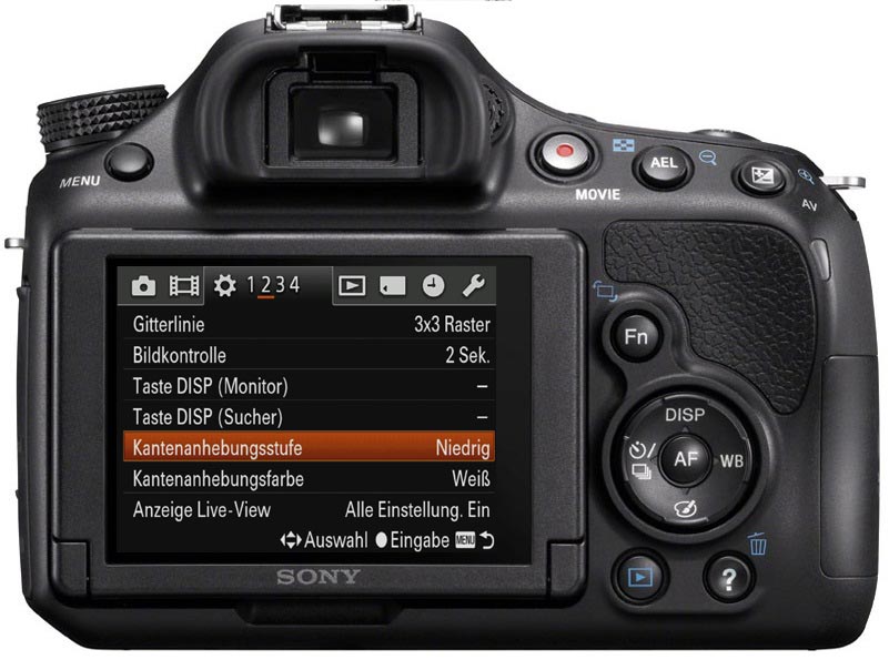 Büyük ve ele oturan gövde, ufak ama keskin ekran