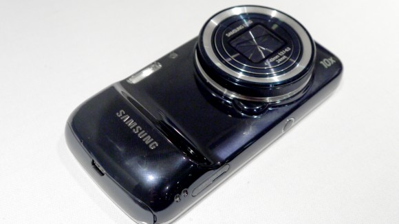 Gecenin bombası: Galaxy S4 Zoom