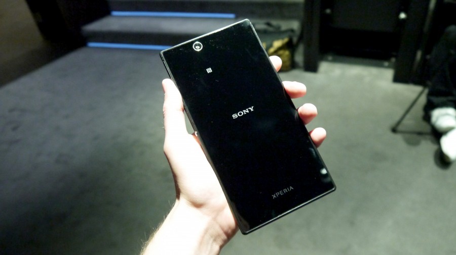 Xperia Z Ultra'nın pili ve ilk kararımız