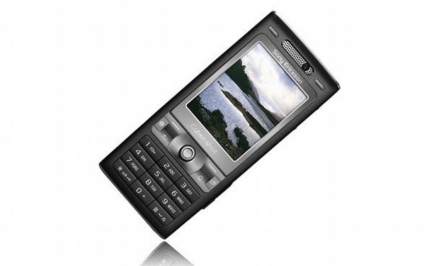 Sony Ericsson K800i (Yıl: 2006)