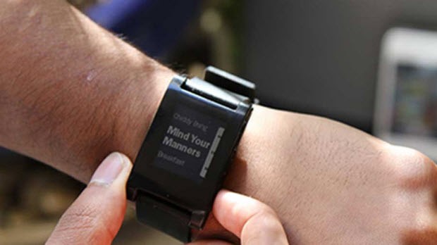 Çok konuşulan akıllı saat Pebble testte!