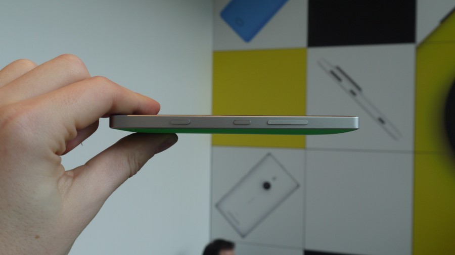 Windows Phone 8.1'li Lumia 930 ön incelemede!