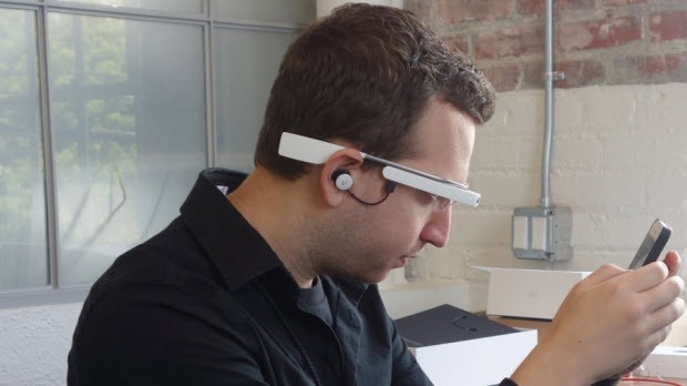 Google Glass, Chromecast ve CarPlay'e rakip