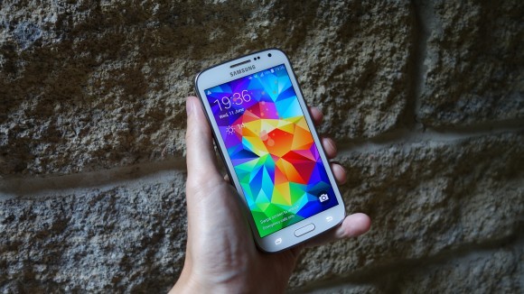 Samsung Galaxy K Zoom detaylı testte!