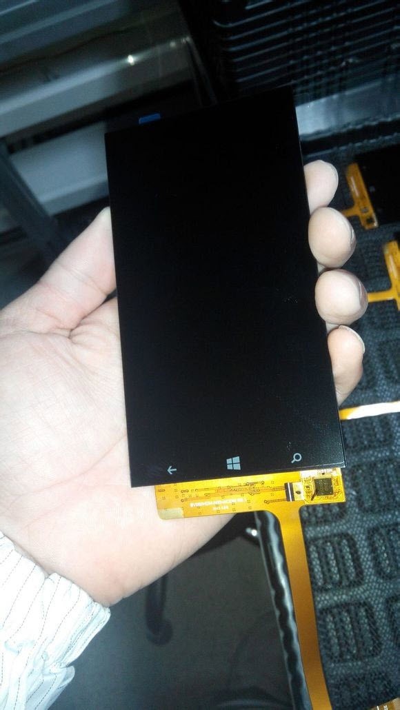 5 inç'lik yeni Lumia'dan ilk kareler!