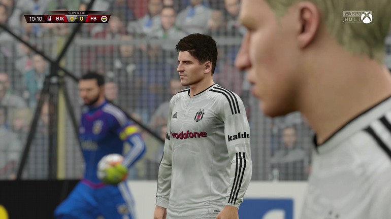 Kadınlar ilk kez sahaya çıkıyor!