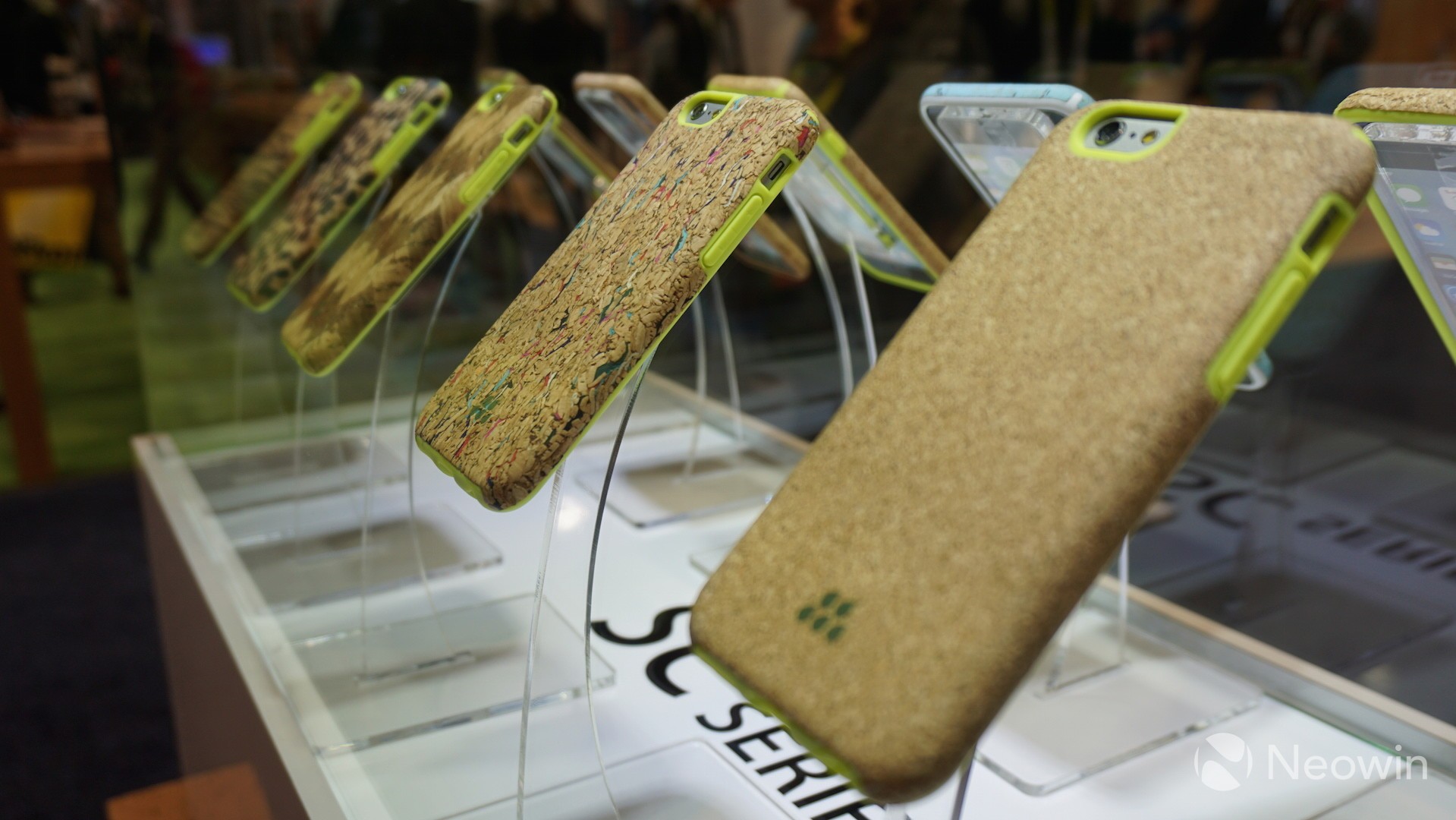 Kevlar ve mantardan yapılan kılıf yolda!