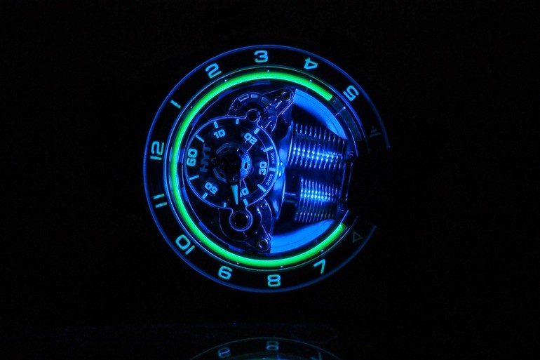 Saatlere sıvı teknolojiyle yeni bakış açısı