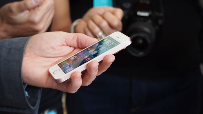 iPhone SE'yi canlı canlı denedik!