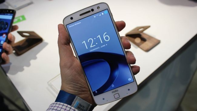 Moto, OnePlus, Samsung ve diğerleri