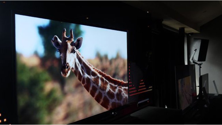 Toshiba'dan Dev Gibi Bir OLED TV: X97