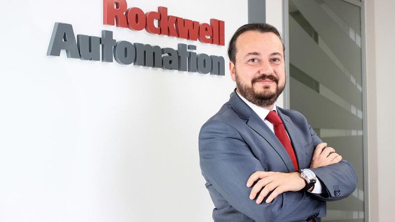 3 ulusal bir uluslararası eğitim