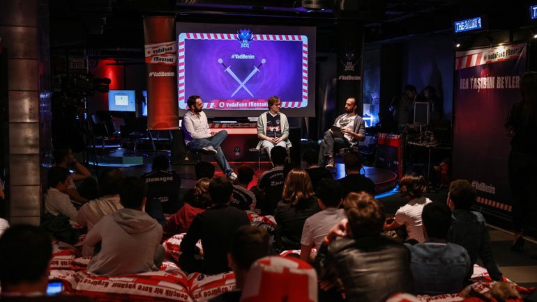 FreeZone'lular, SuperMassive'den Koçluk Aldı!