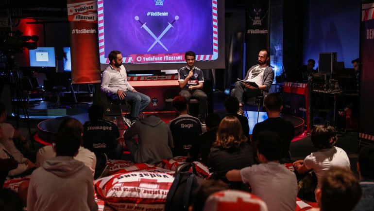 FreeZone'lular, SuperMassive'den Koçluk Aldı!