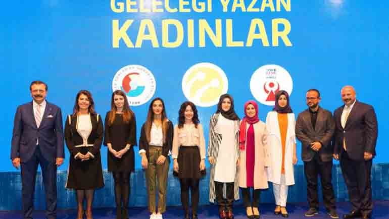 Türkiye'nin Dijital Kalkınmasına Kadın Eli Değecek
