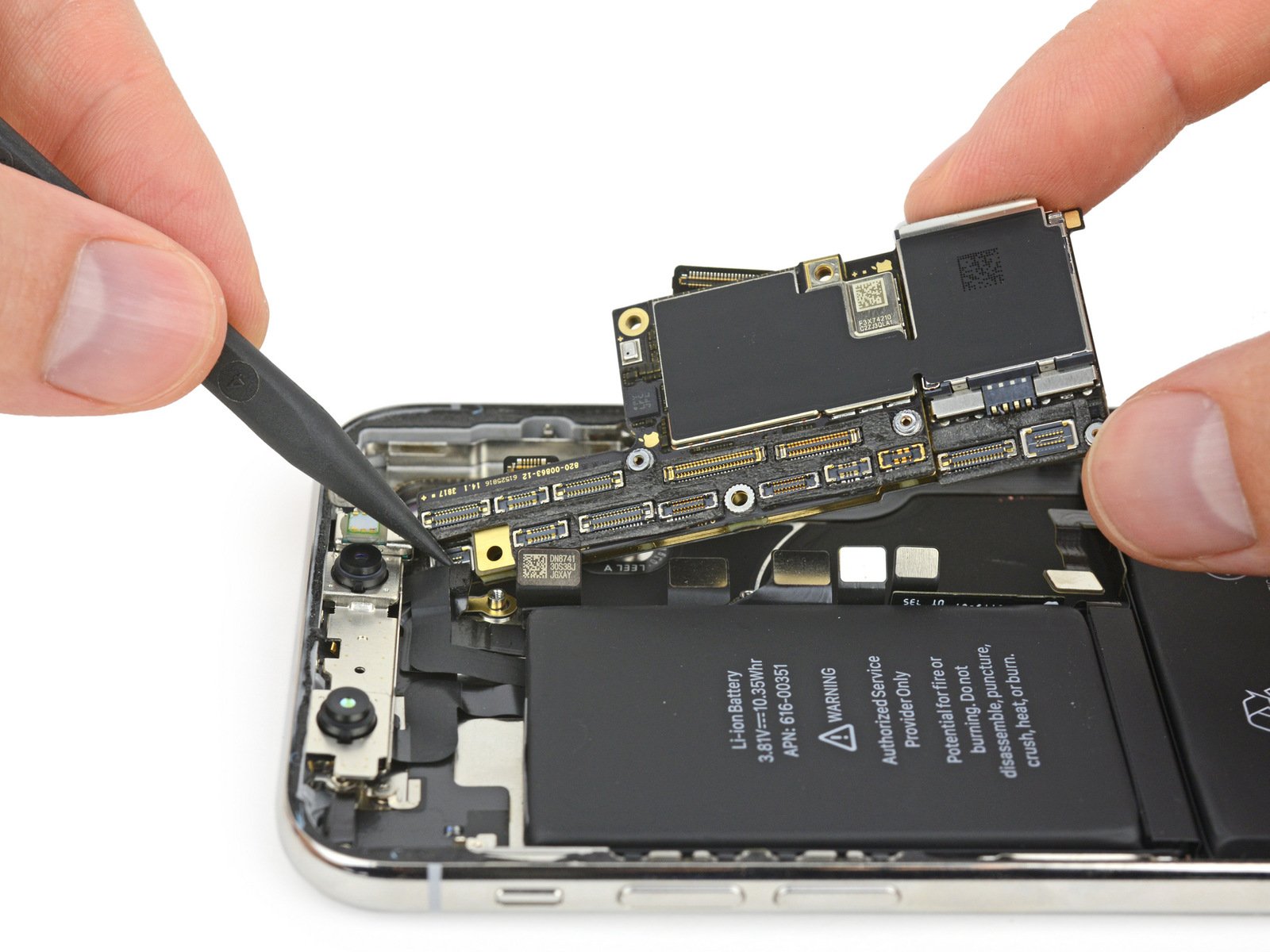 iFixit, iPhone X'i de Paramparça Etti!