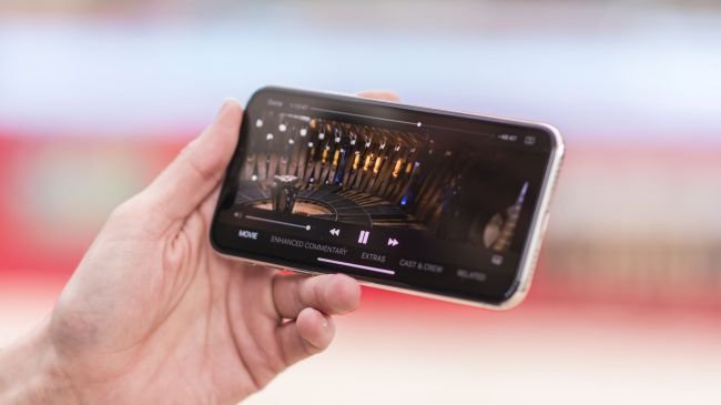 Apple OLED'e geçmekte neden geç kaldı?