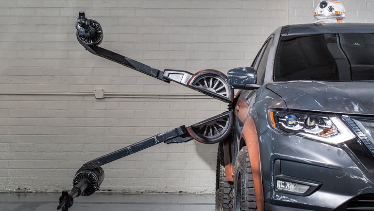 2018 Nissan Rogue – Poe Dameron's X-wing with BB-8