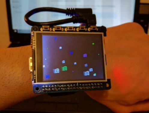 Birisi Windows 98 ile Çalışan Akıllı Saat Üretti