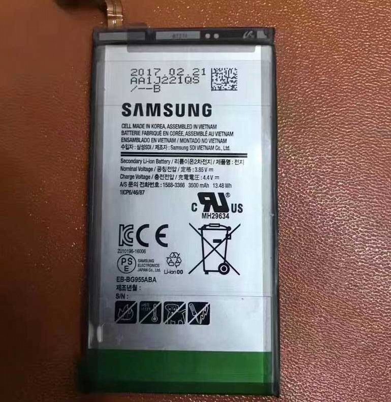 Şimdi de Galaxy S8 Plus'ın Pili Sızdı!