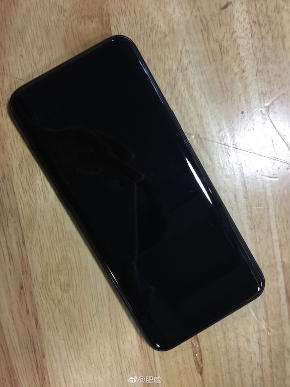 Galaxy S8'in Siyah Modeli Çok Net Göründü!