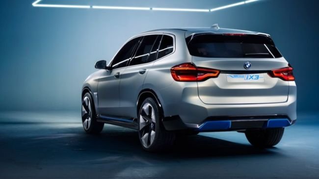 BMW, İlk Tam Elektrikli SUV Otomobilini Tanıttı