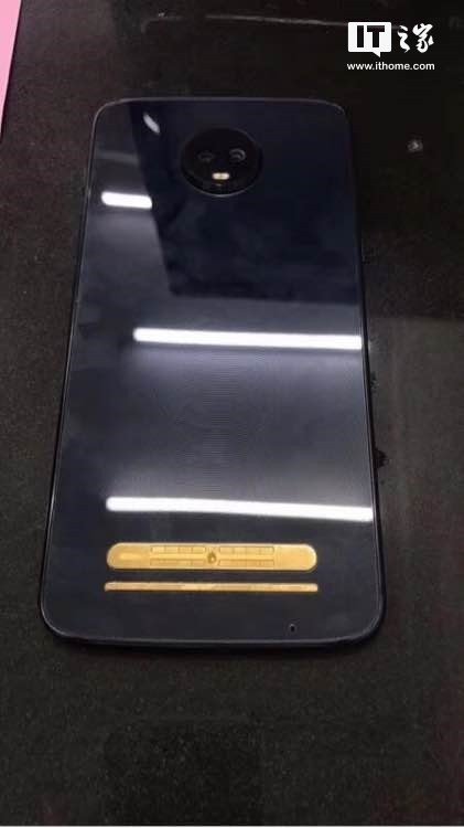 Moto Z3 Play'in Gerçek Fotoğrafları Sızdı!