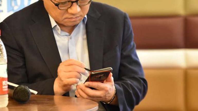 Samsung CEO'su Galaxy Note 9 ile Göründü