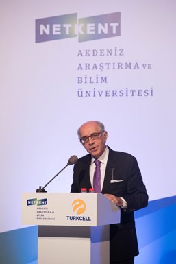 Hasan Bülent Kahraman: 