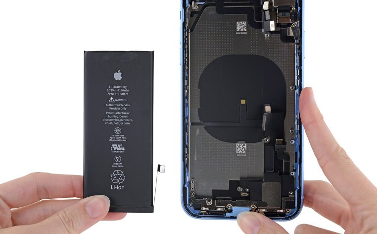 iPhone XR Parçalarına Ayrıldı!