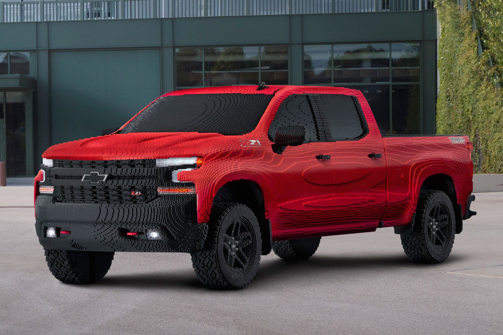 Chevrolet'ten Gerçek Boyutta Lego Silverado