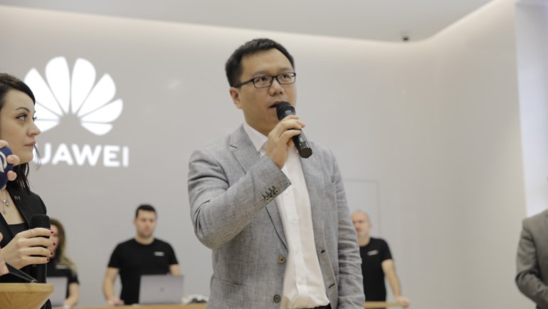 HUAWEI'nin İlk Deneyim Mağazası İzmir'de Açıldı