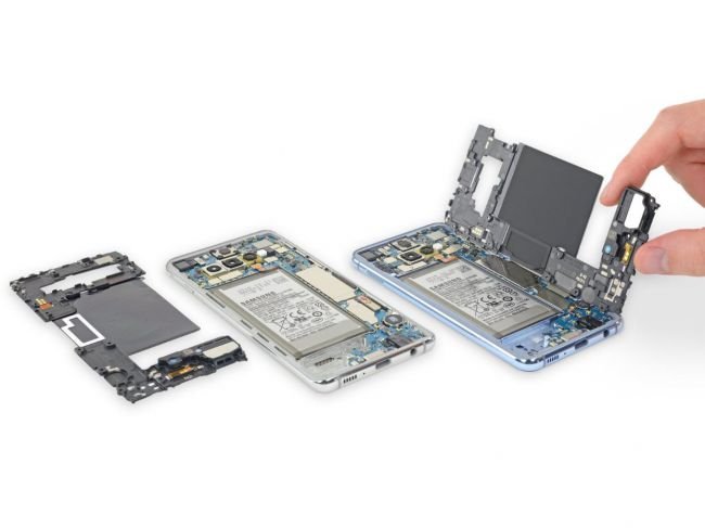 Galaxy S10'u Tamir Etmesi Hiç Kolay Değil