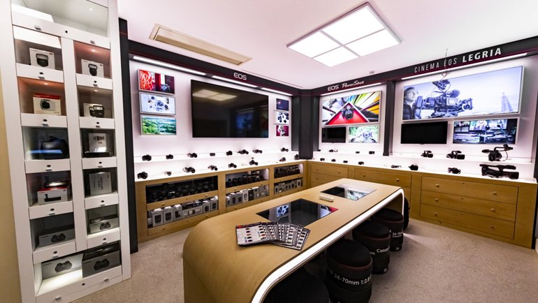 Canon'un yeniliklerle dolu dünyasına açılan kapı